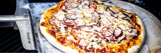 Grilltechniken | Pizza vom Grill – so gelingt sie garantiert